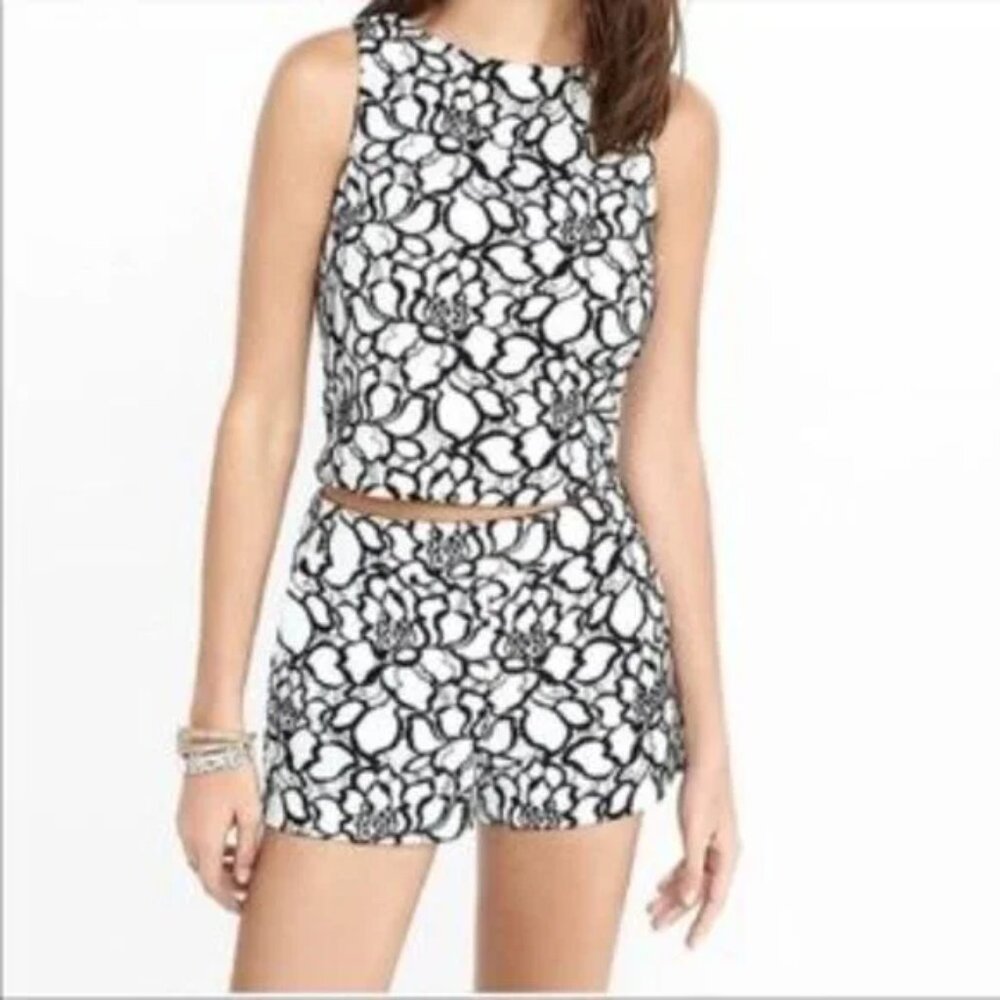 Express 0 White Black Lace Floral Design Mid Rise Dressy Shortie Shorts EUC